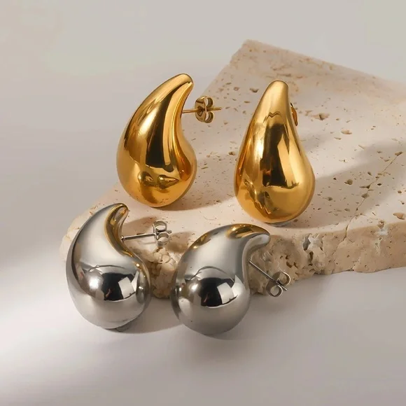 18k Gold Plated *Water Drop Stud* Earrings - Picture 2 of 11